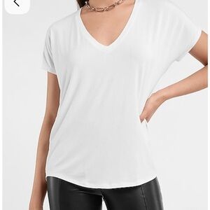 Express Relaxed V-neck London Tee